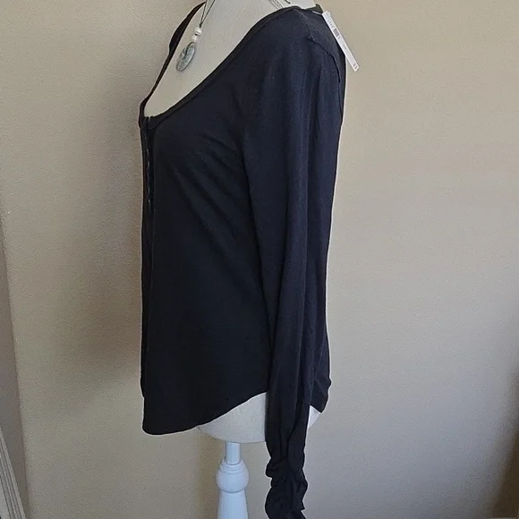 Anthropologie Pilcro Long Sleeve Scoop Neck Henley Tee Ruched Sleeves Black - M - Picture 4 of 9